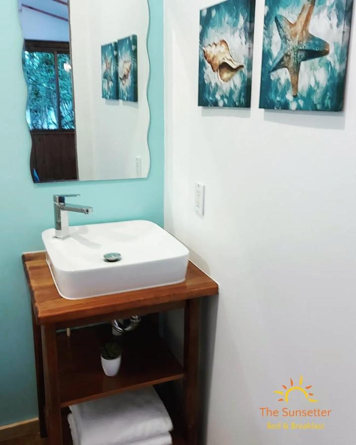 The Sunsetter Bed & Breakfast โบกัสทาวน์ ภายนอก รูปภาพ