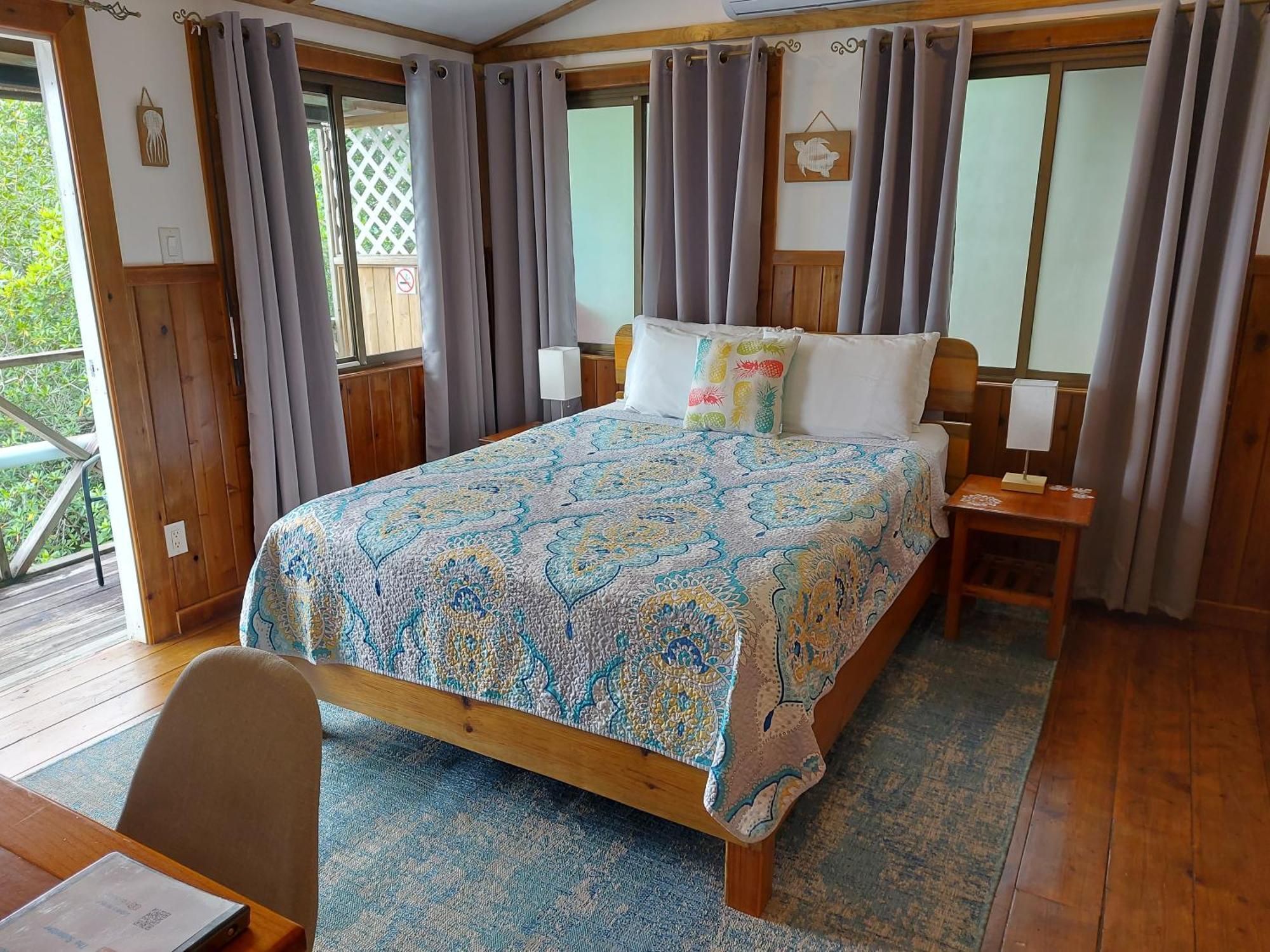 The Sunsetter Bed & Breakfast โบกัสทาวน์ ภายนอก รูปภาพ