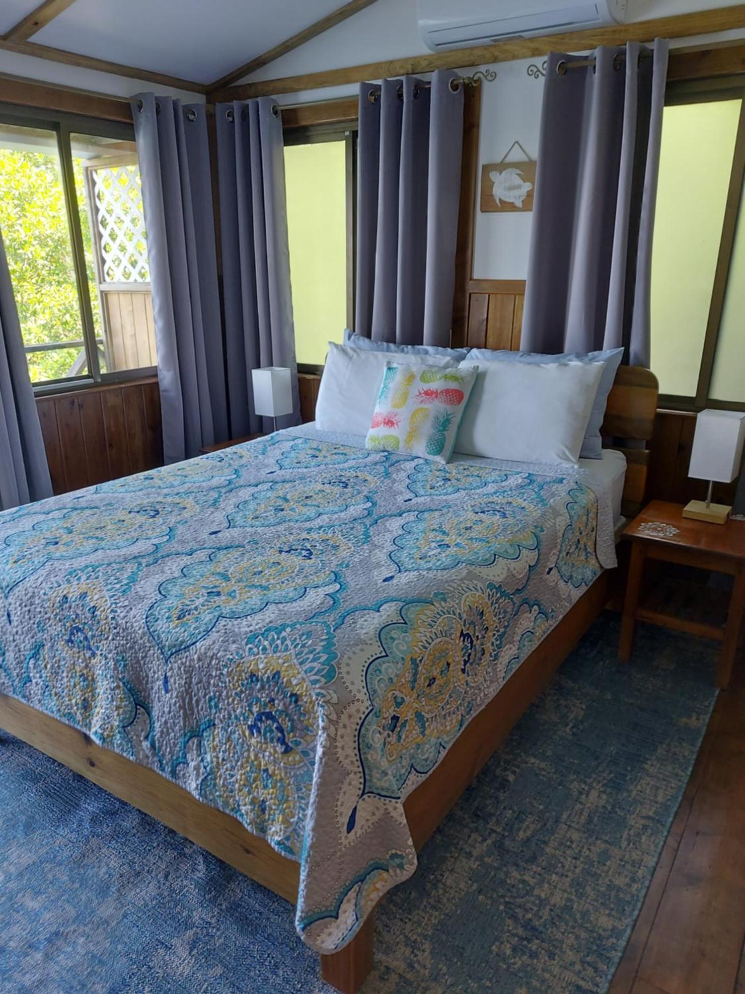 The Sunsetter Bed & Breakfast โบกัสทาวน์ ภายนอก รูปภาพ
